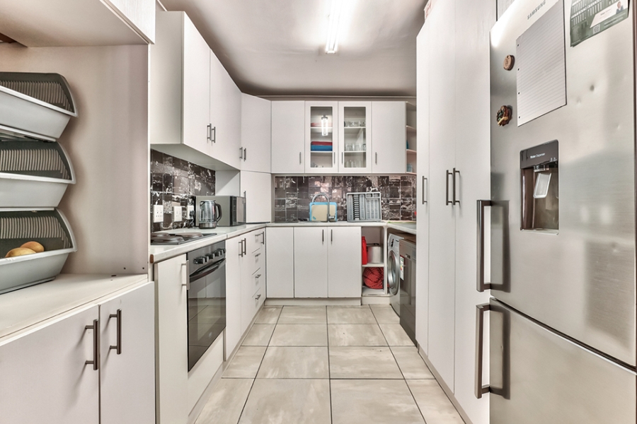 3 Bedroom Property for Sale in Wynberg Upper Western Cape